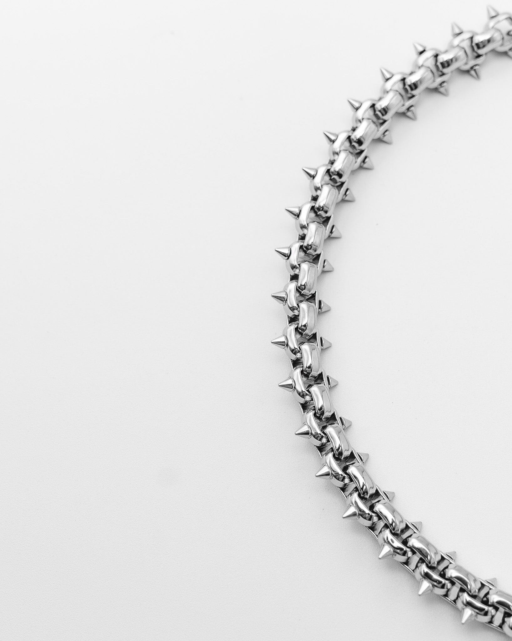 BOX LINK SPIKE CHAIN