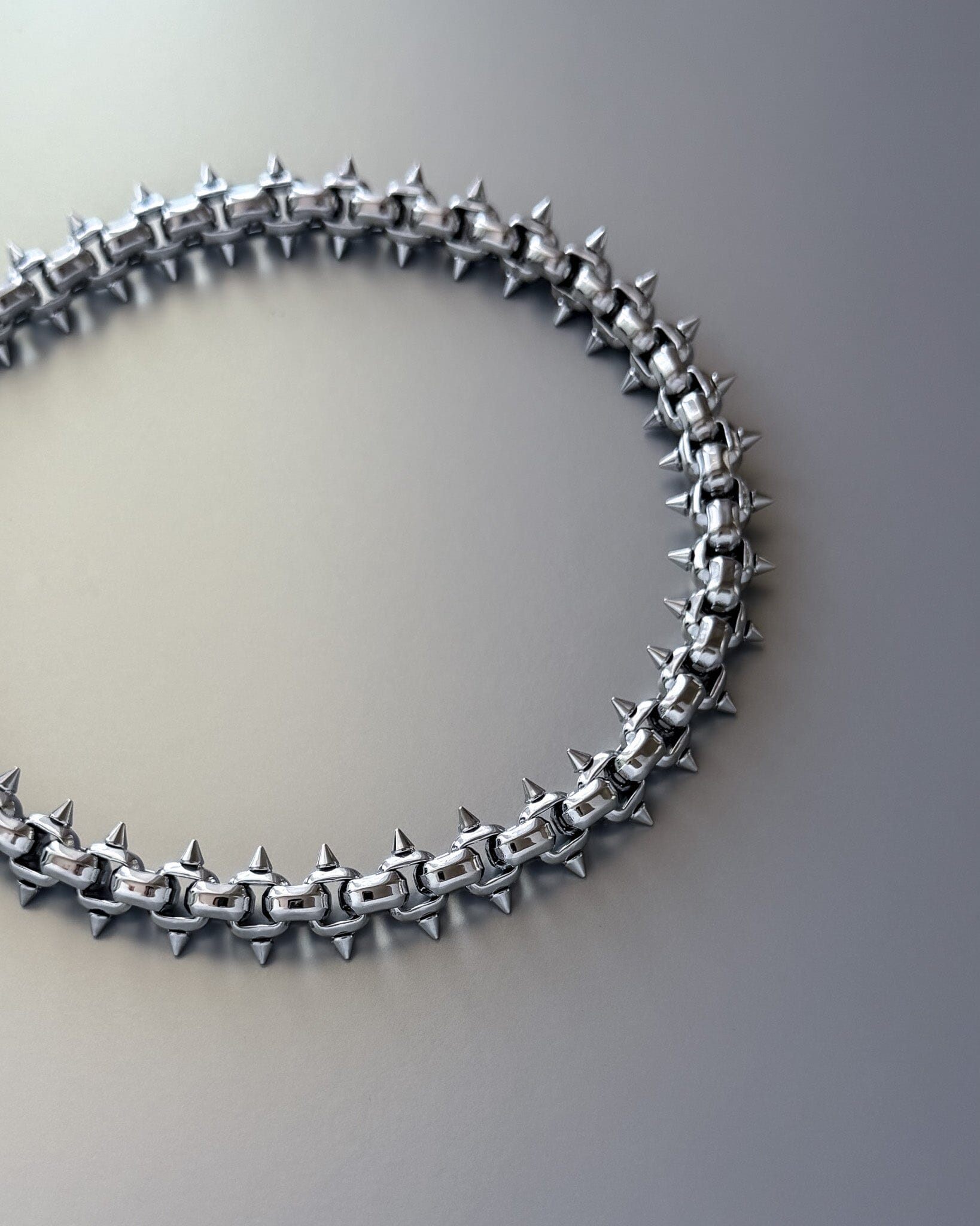 BOX LINK SPIKE CHAIN