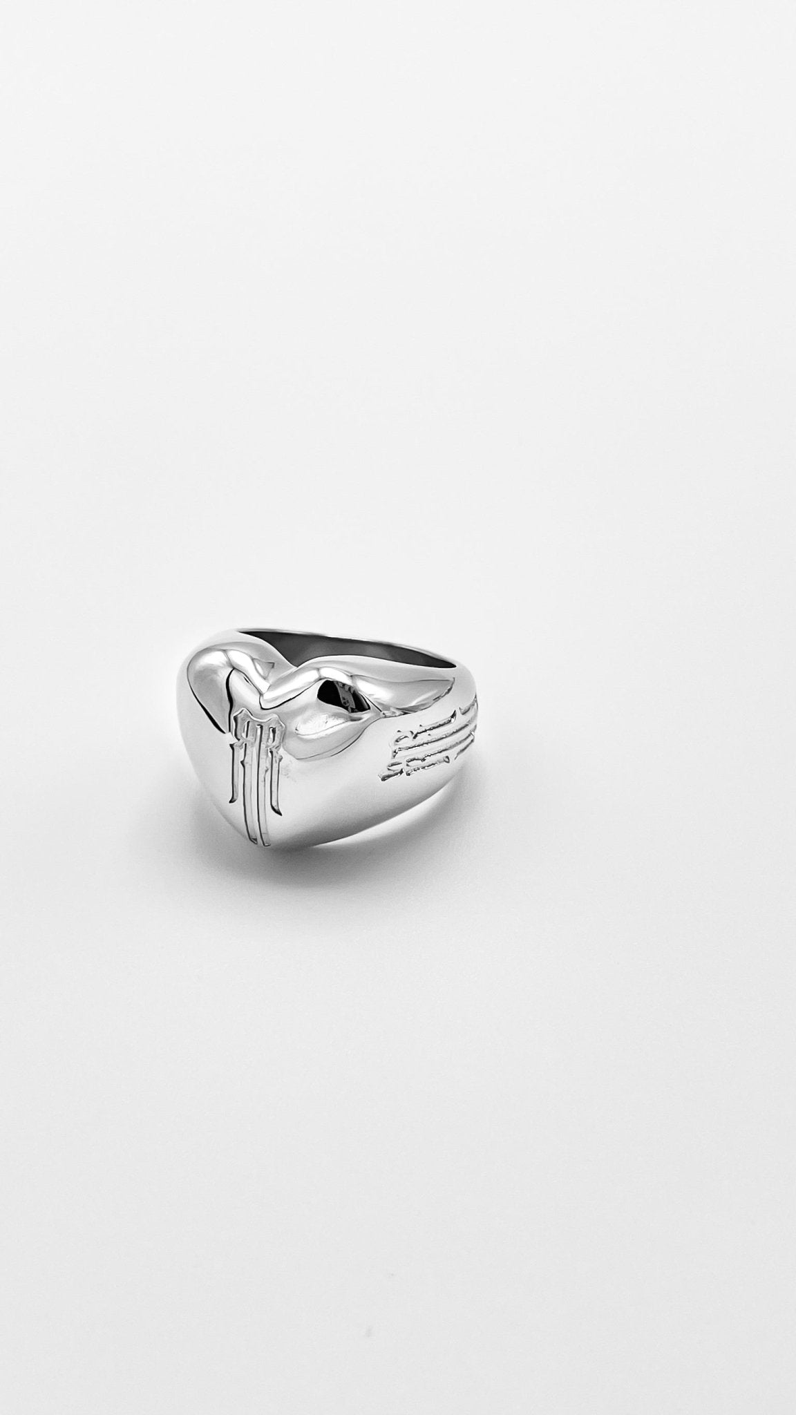 HEART RING