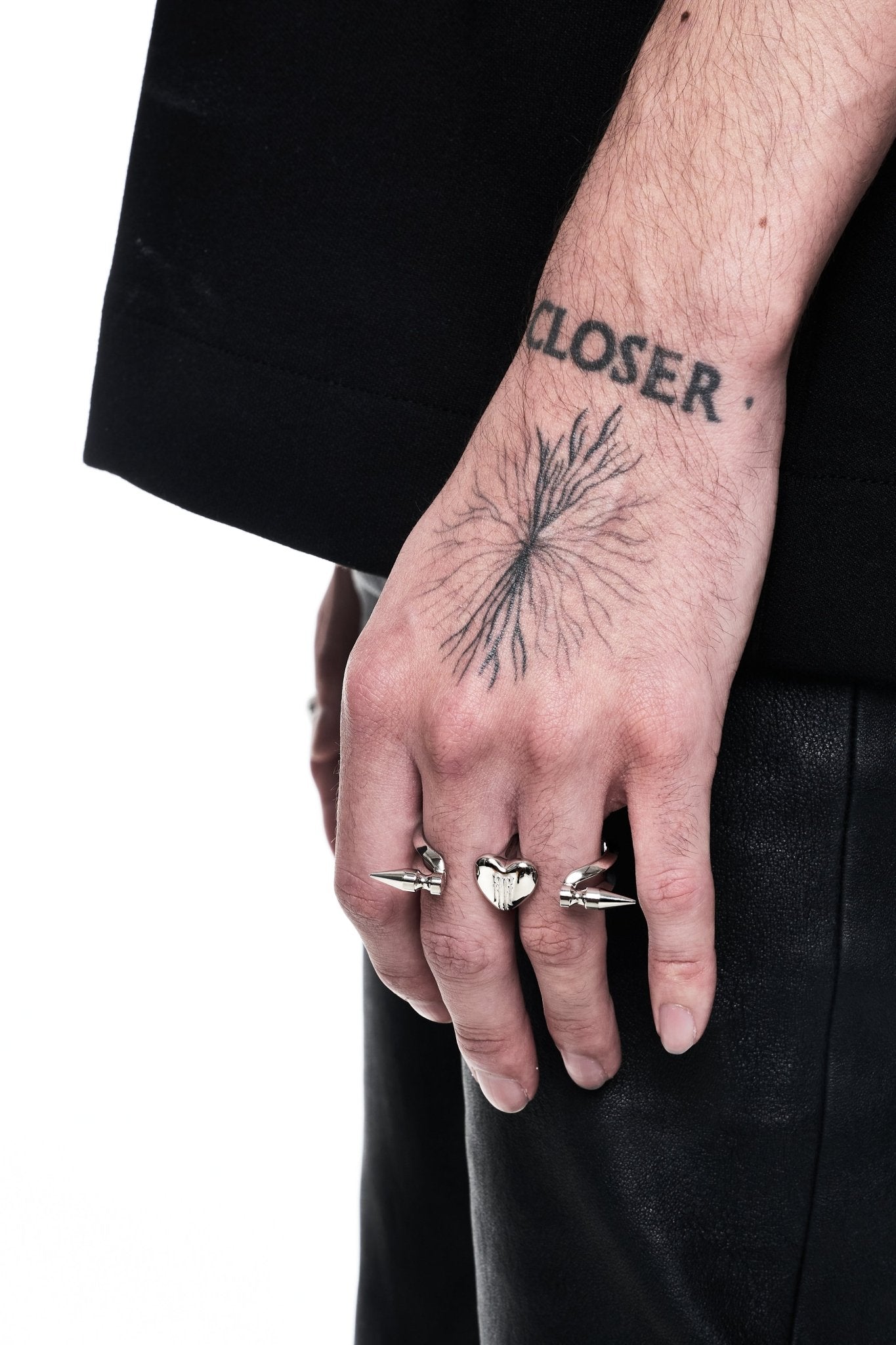 SPIKE HEART DOUBLE RING