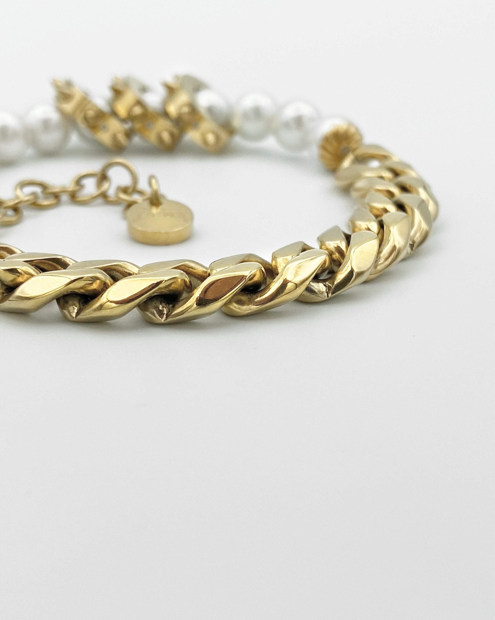 MICRO SPIKE PEARL BRACELET