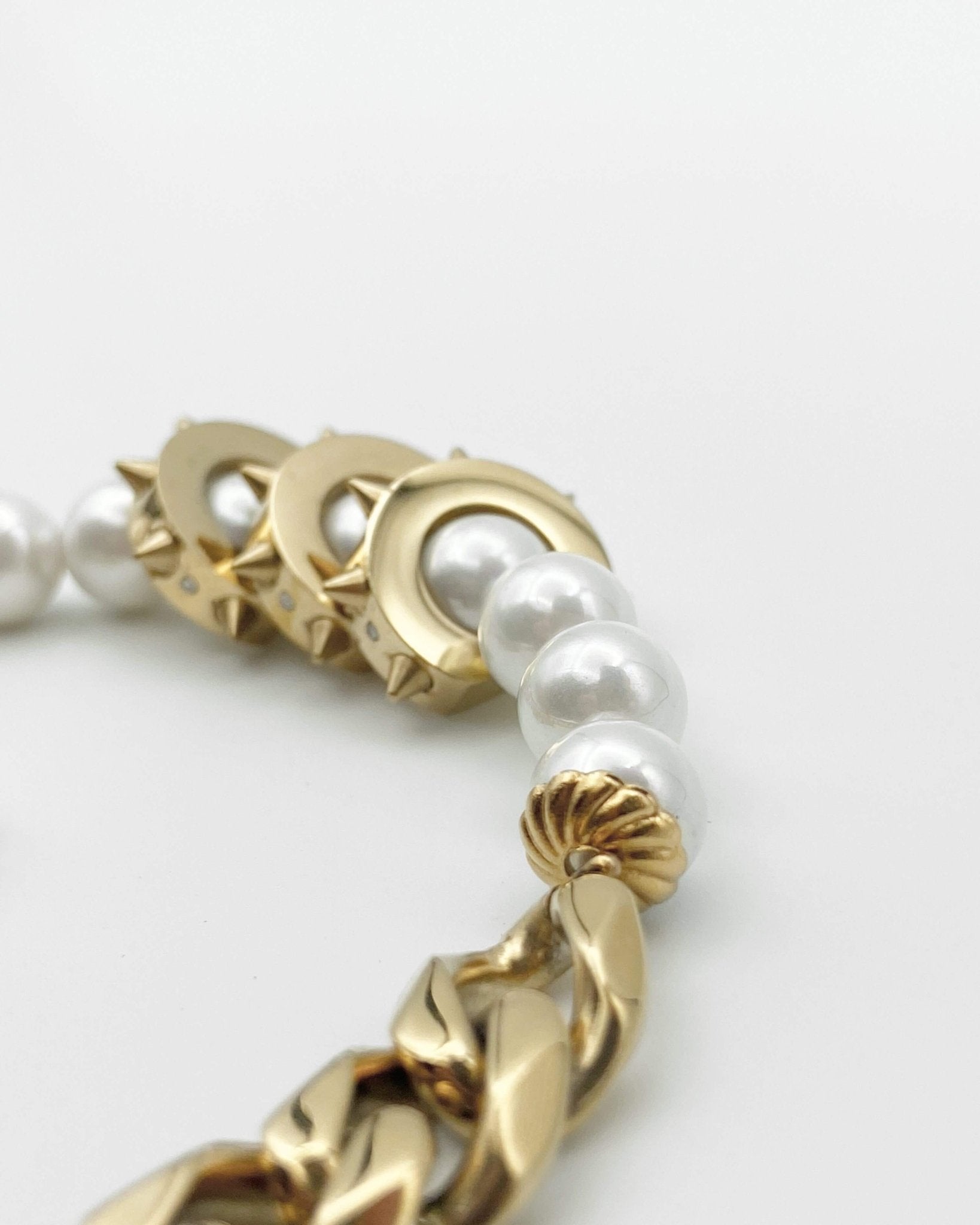MICRO SPIKE PEARL BRACELET