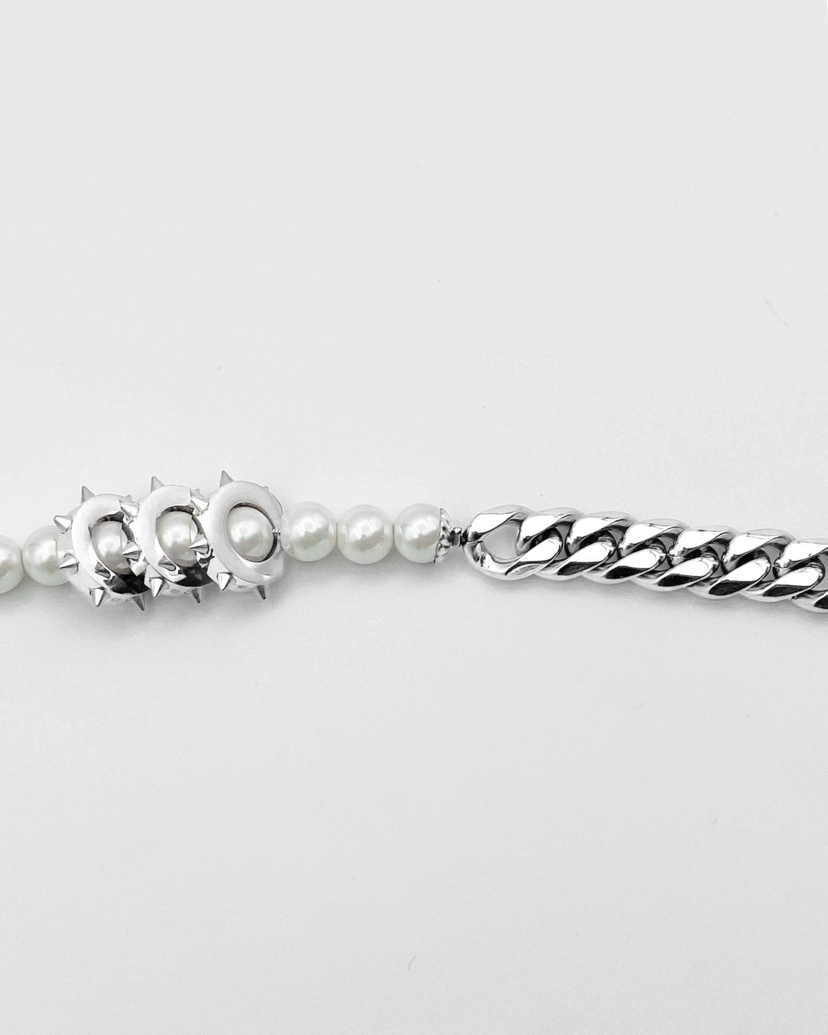 MICRO SPIKE PEARL BRACELET
