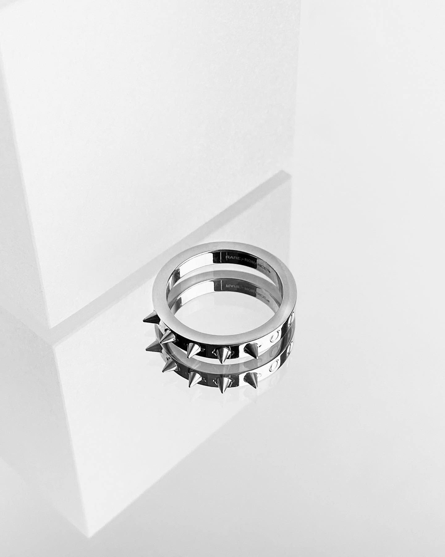 MICRO SPIKE SINGLE BAND RING
