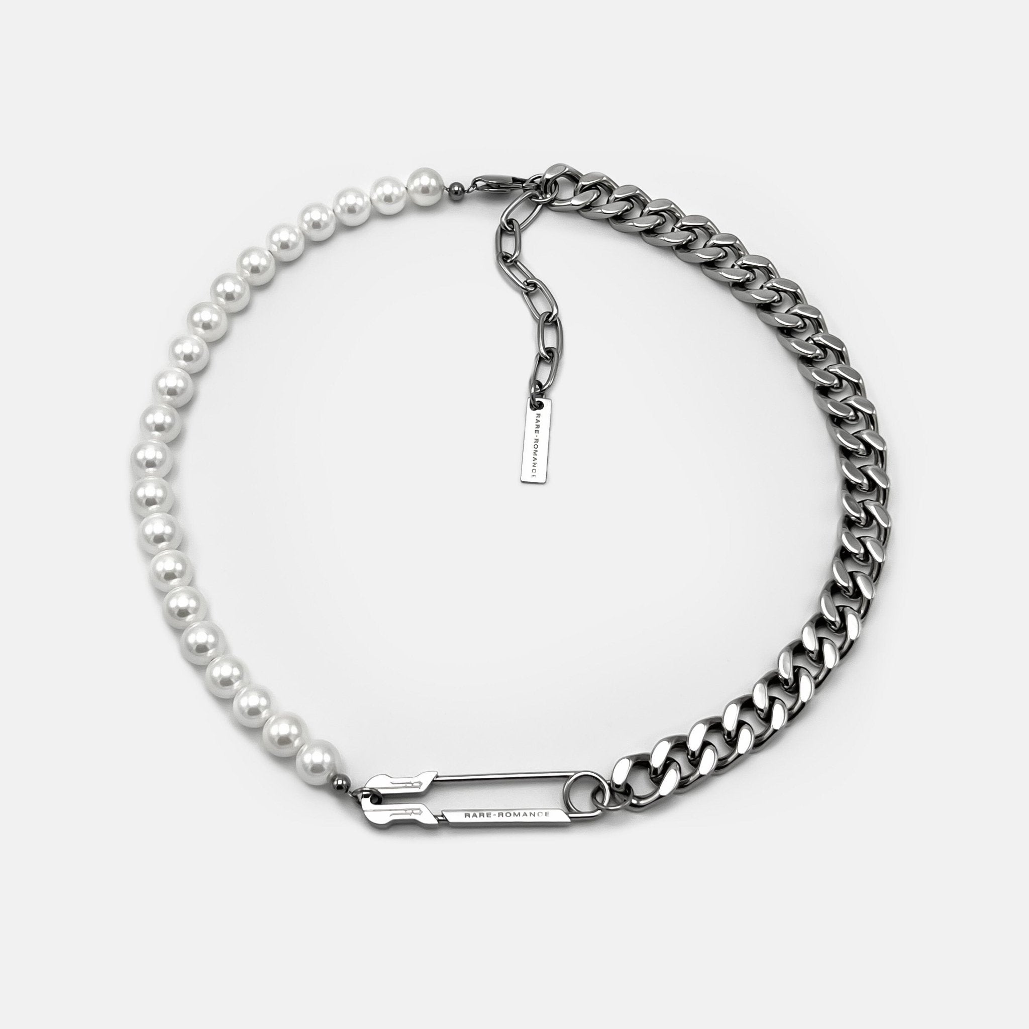 SAFETY PIN PEARL CUBAN CHAIN