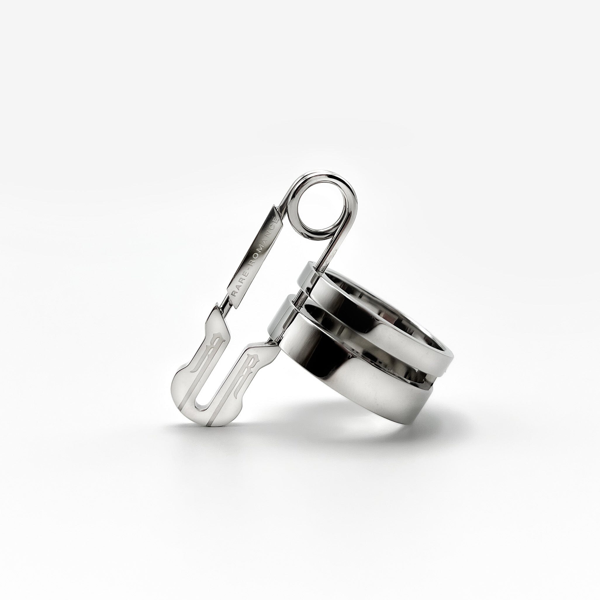 SAFETY PIN RING