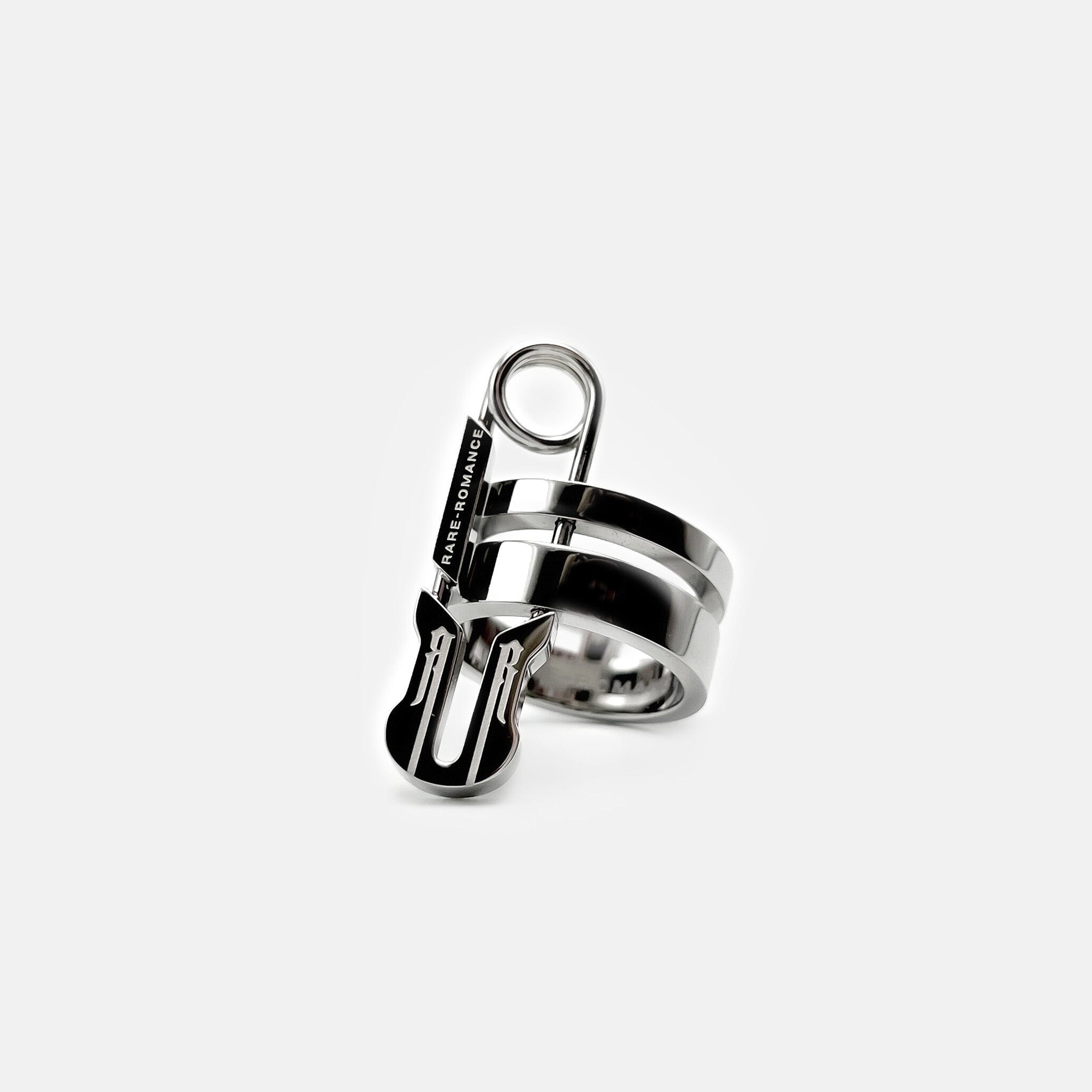 SAFETY PIN RING