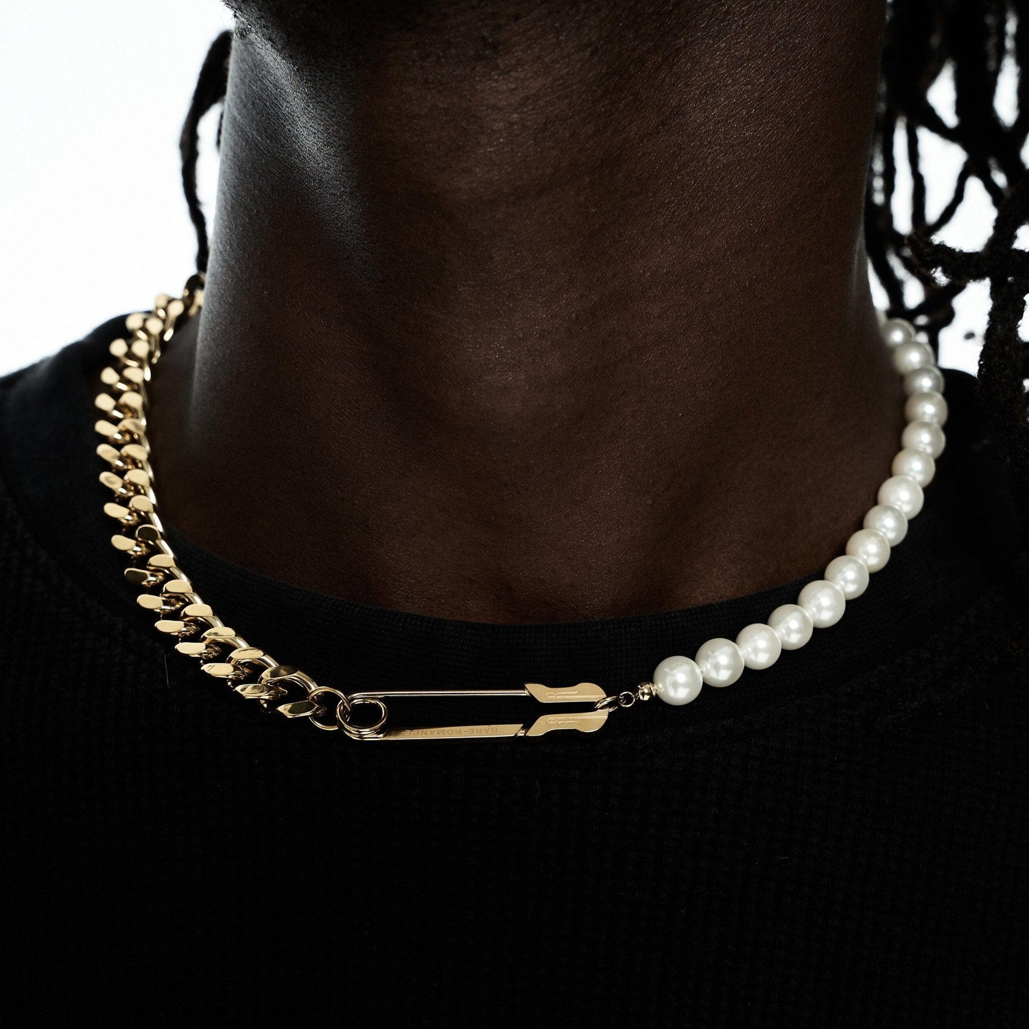 SAFETY PIN PEARL CUBAN CHAIN