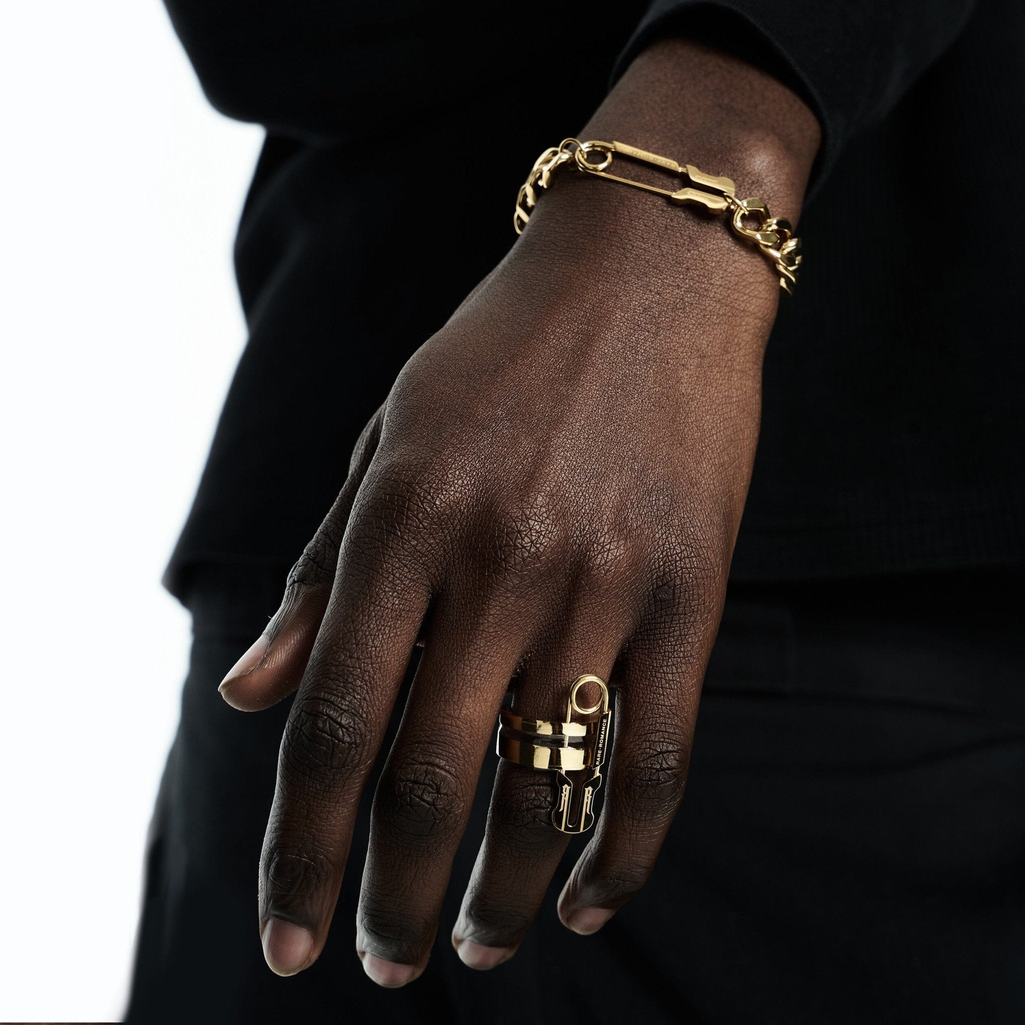 SAFETY PIN RING