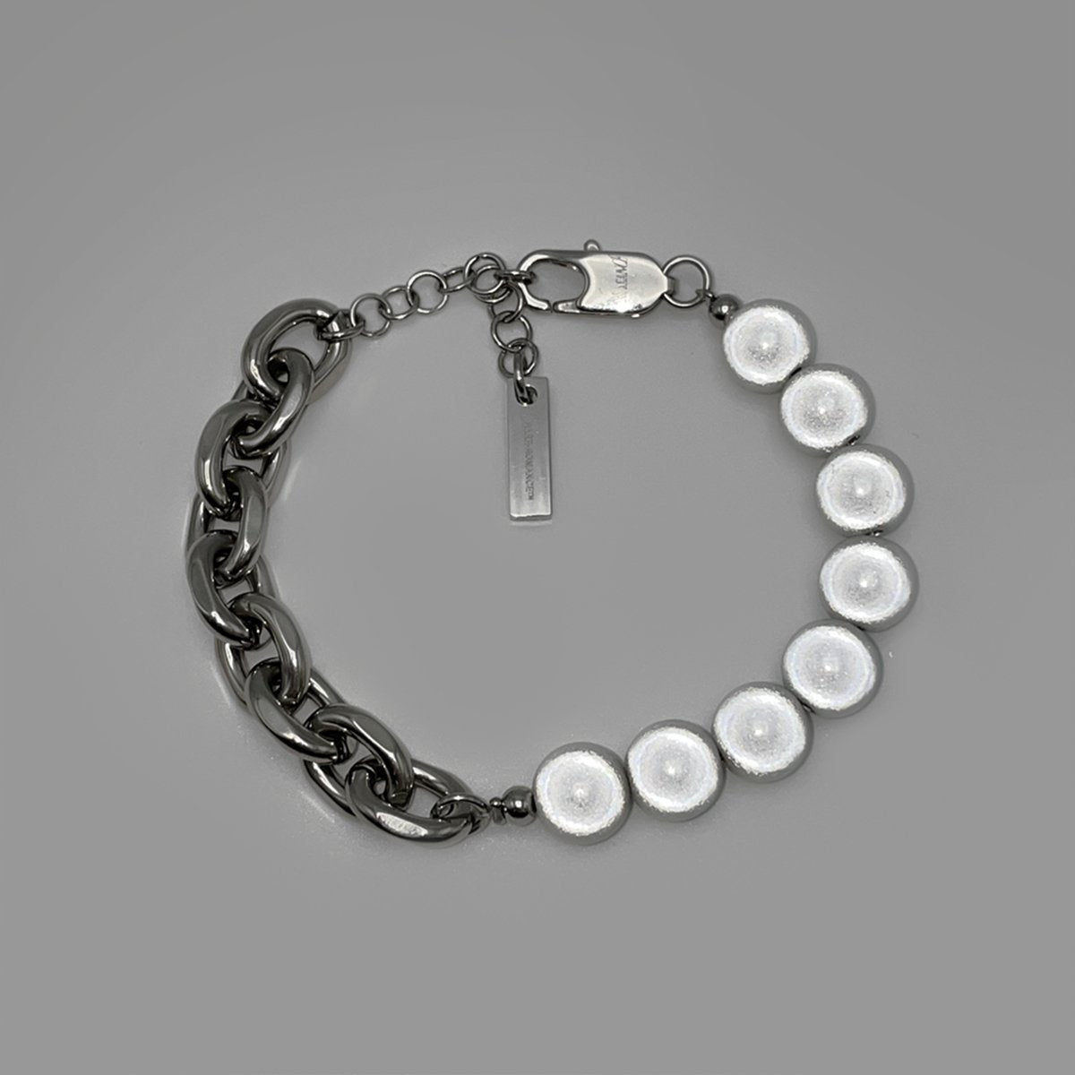 REFLECTIVE PEARL BRACELET