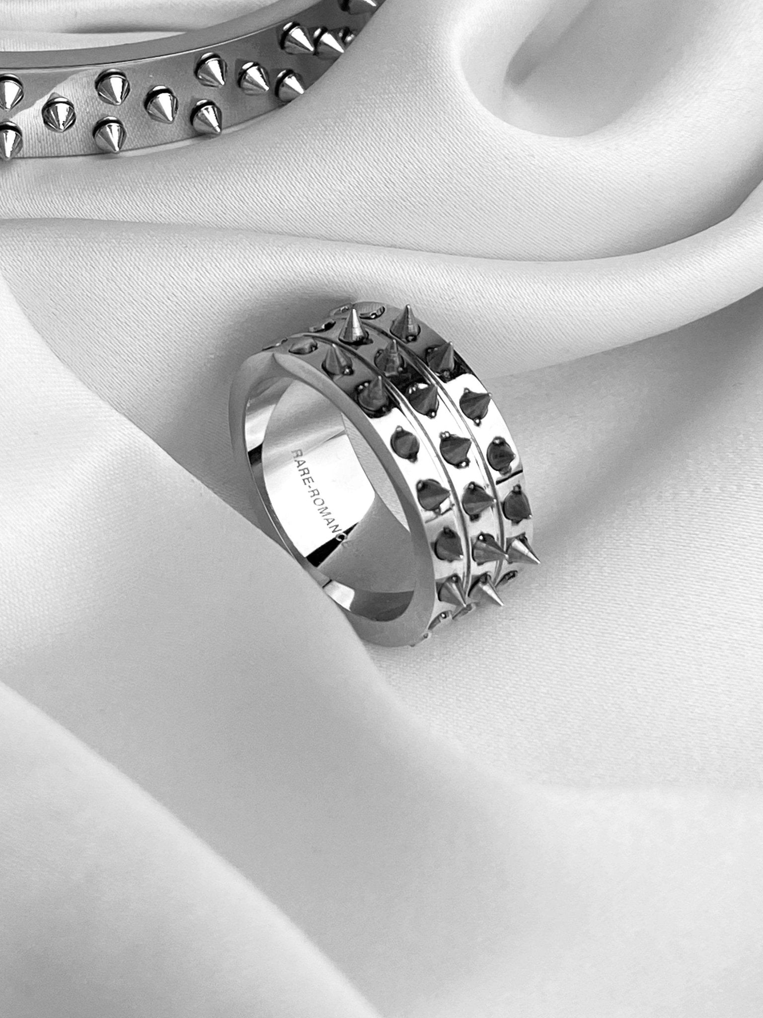 MICRO SPIKE RING