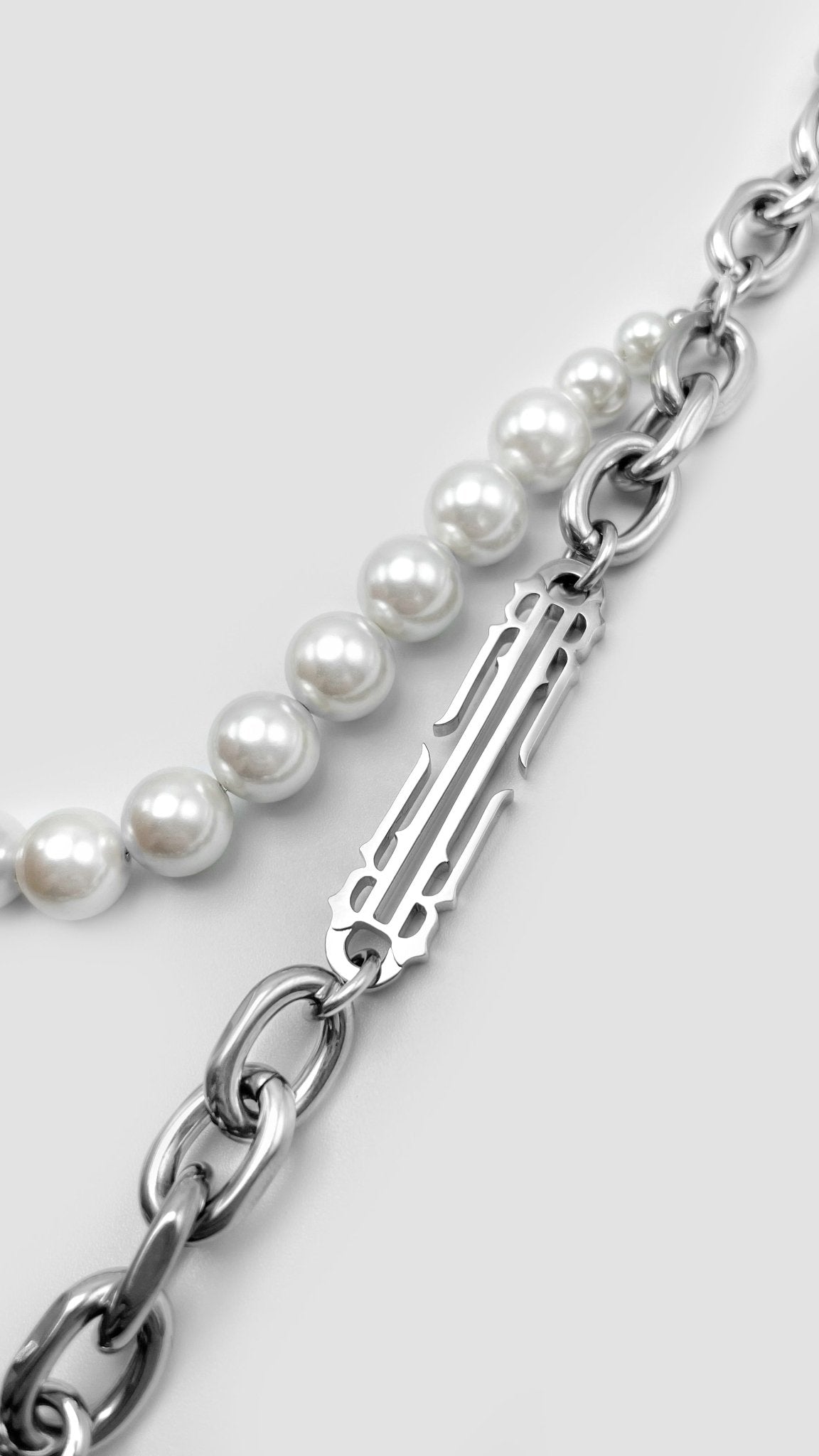 HEART STATEMENT PEARL CHAIN